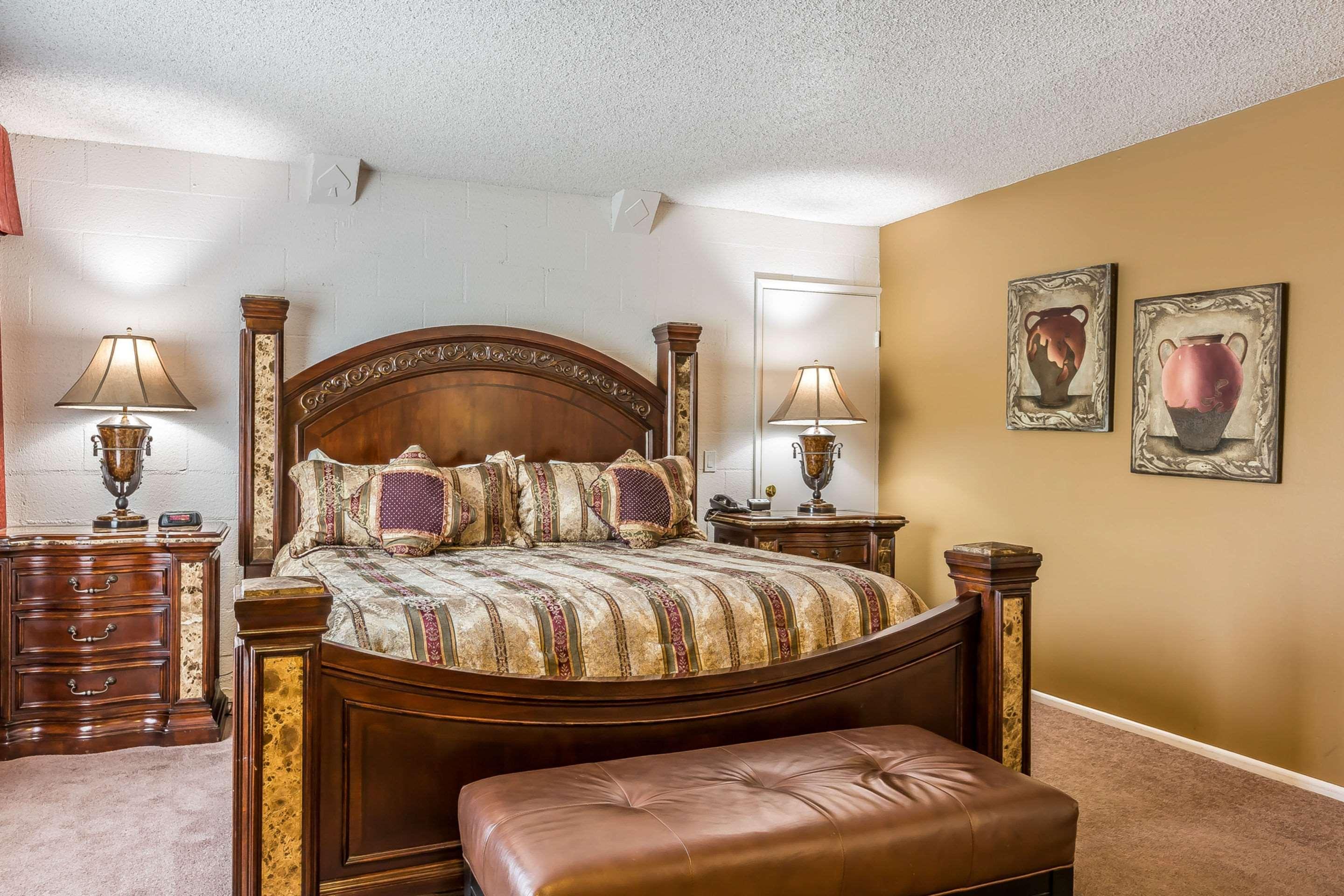 Resort Econo Elsinore Casino 3*
