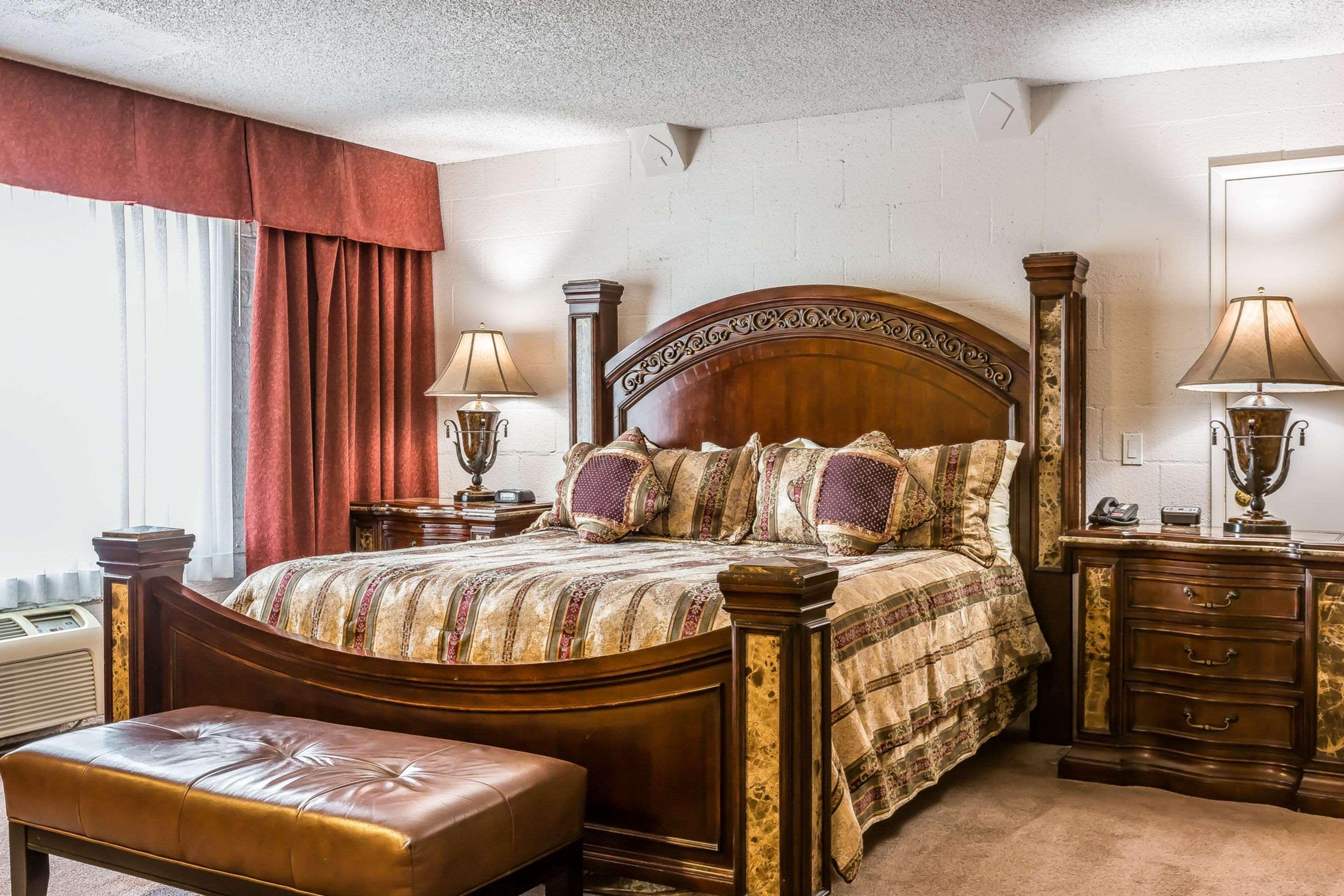 Resort Econo Elsinore Casino 3*