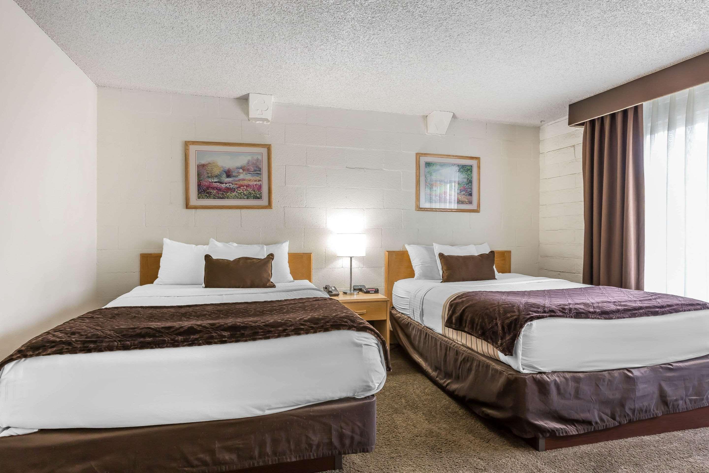 Econo Elsinore Casino